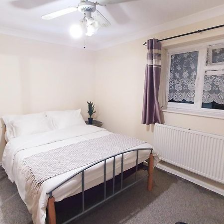 1 Bedroom Apartment Close To Slough Train Station 외부 사진