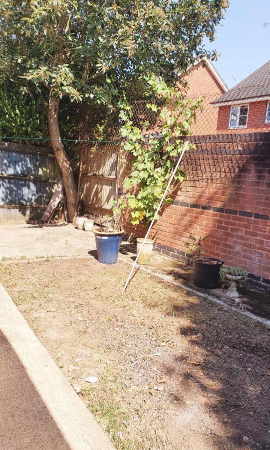 1 Bedroom Apartment Close To Slough Train Station 외부 사진