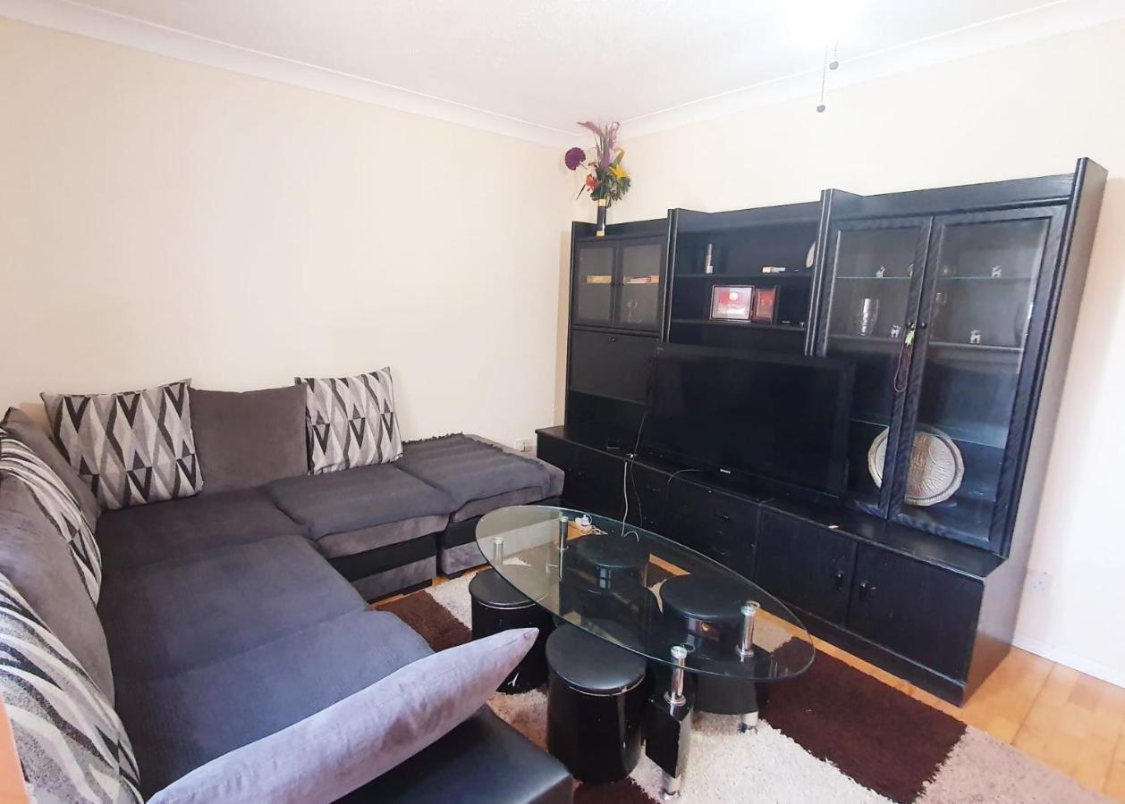 1 Bedroom Apartment Close To Slough Train Station 외부 사진