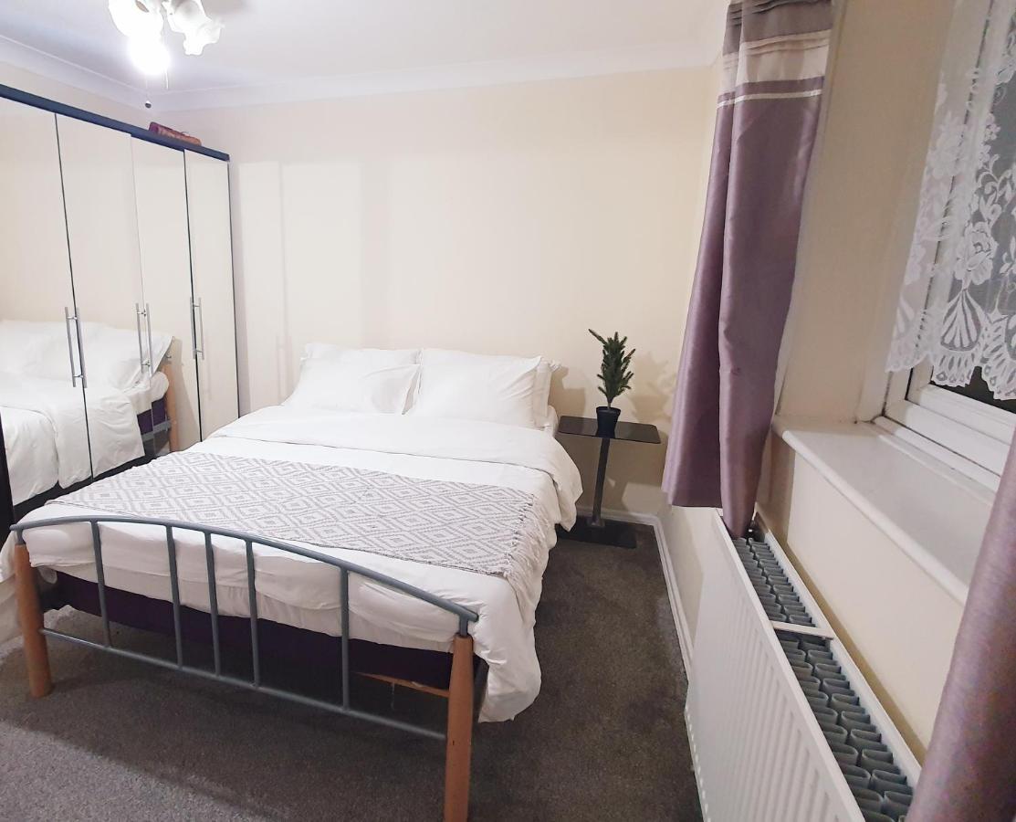 1 Bedroom Apartment Close To Slough Train Station 외부 사진