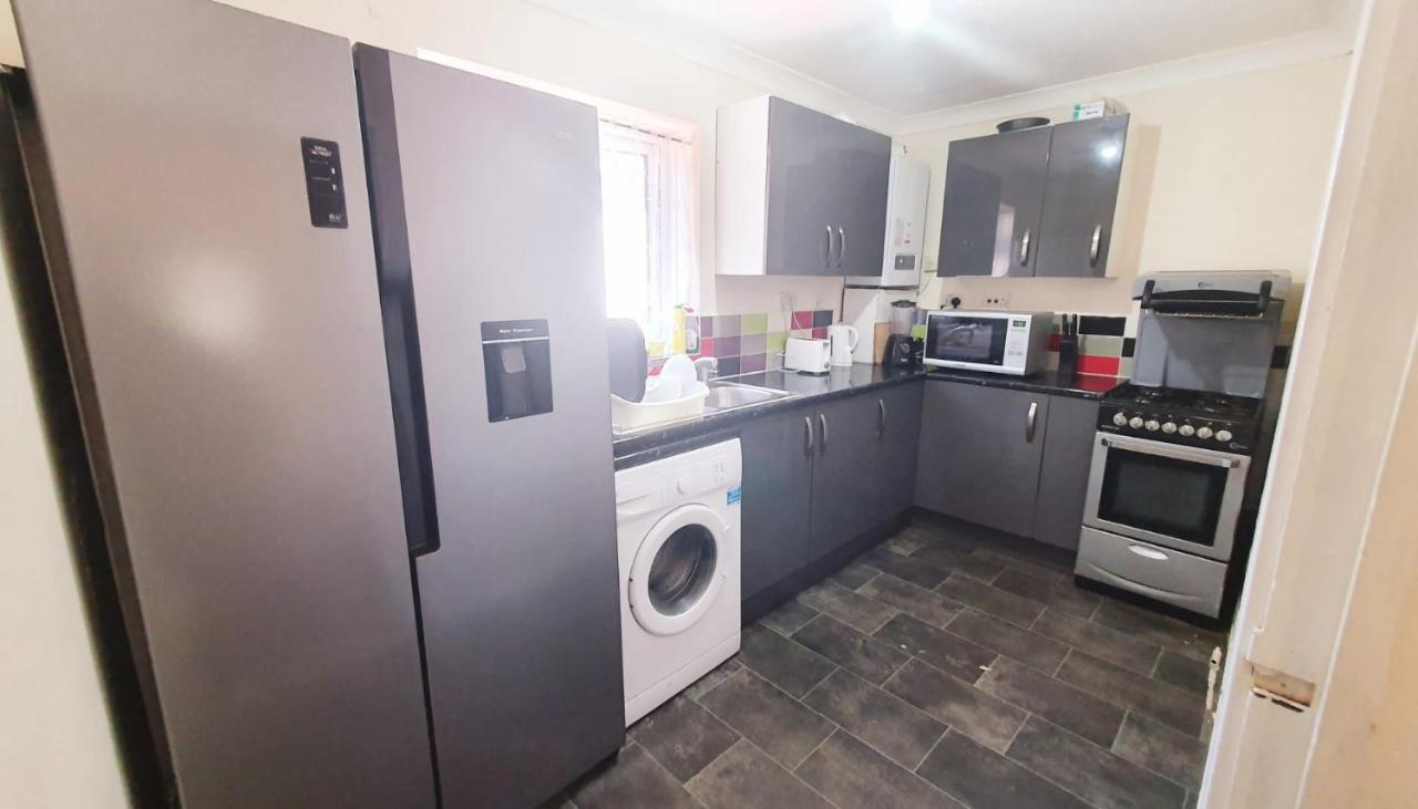 1 Bedroom Apartment Close To Slough Train Station 외부 사진
