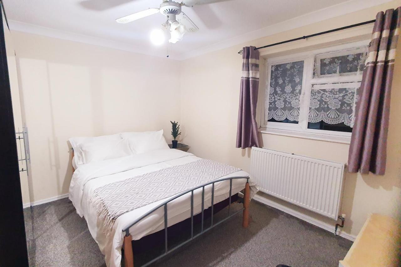 1 Bedroom Apartment Close To Slough Train Station 외부 사진