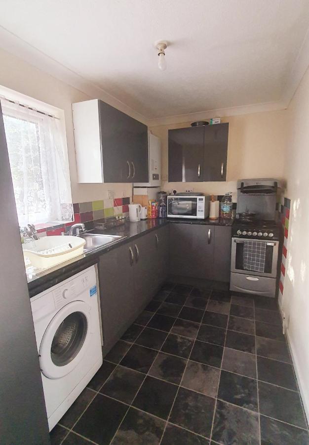 1 Bedroom Apartment Close To Slough Train Station 외부 사진