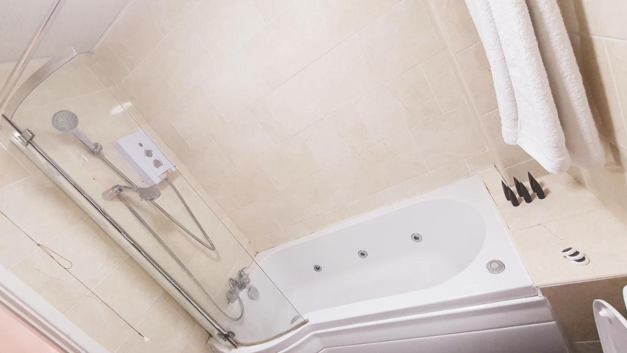 1 Bedroom Apartment Close To Slough Train Station 외부 사진